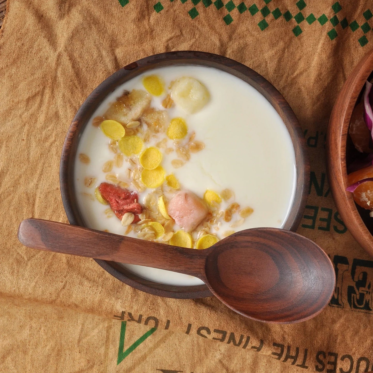 bols-en-bois-dacacia-pour petit-dejeuner