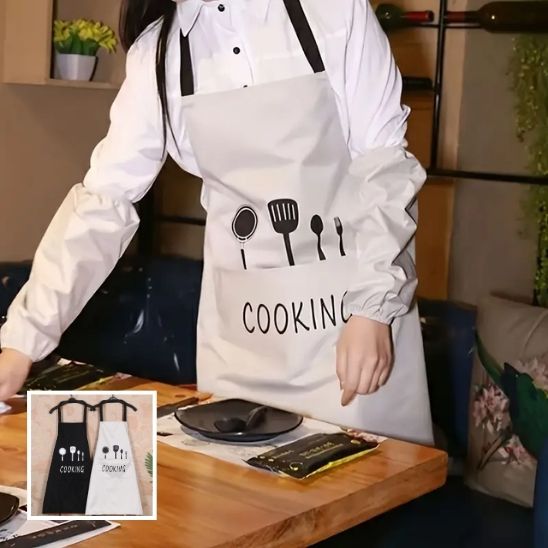 femme-avec-tablier-de-cuisine-met-la-table