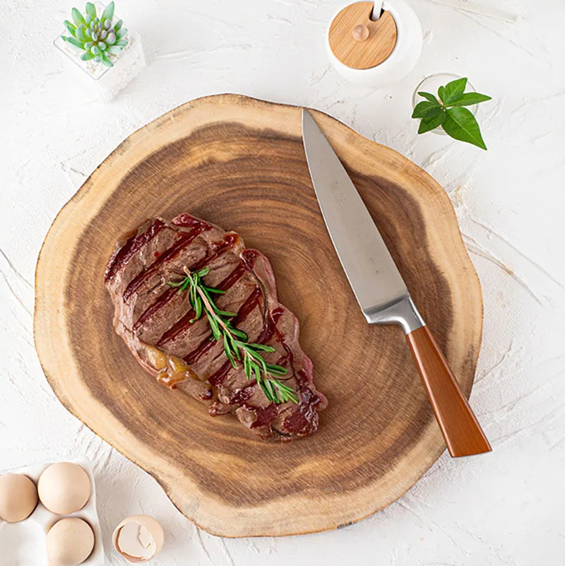 steak-pose-sur-la-planche-a-decouper