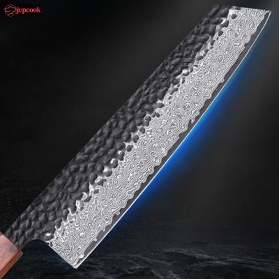 couteau japonais kiritsuke avec une lame étincellante