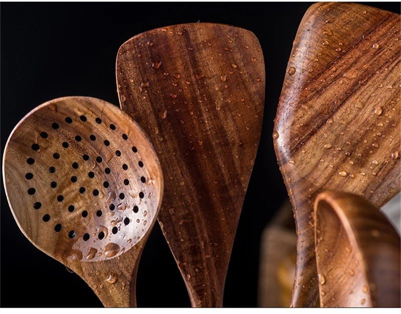ustensiles de cuisine mouillés