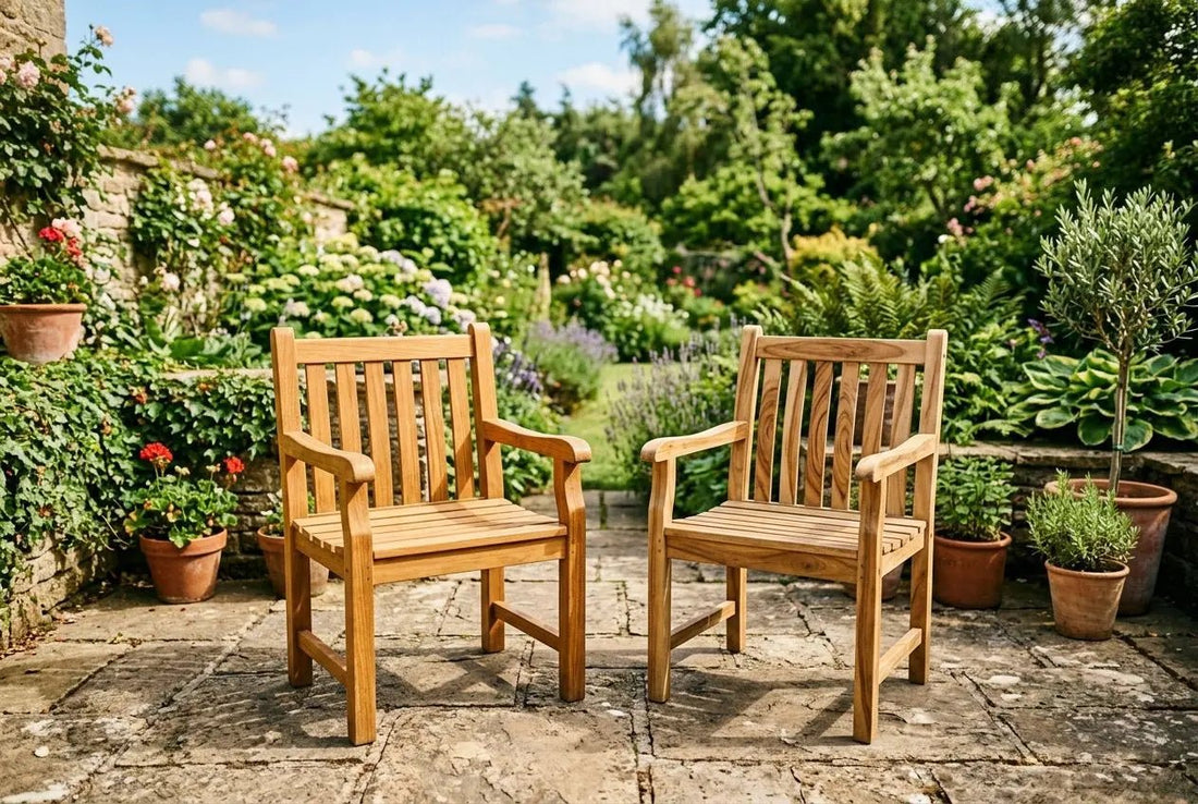 Teck ou acacia : comment choisir pour votre jardin ?