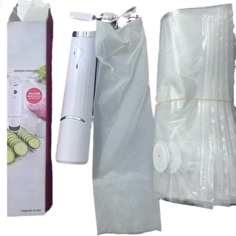 Aspirateur sous vide portable blanc avec embout et sachets plastiques scellés sur fond blanc.