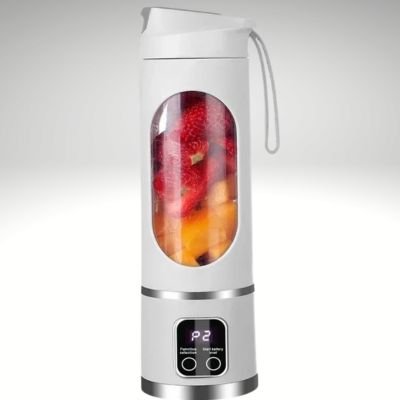 blender smoothie blanc sur un fond dégradé gris et blanc