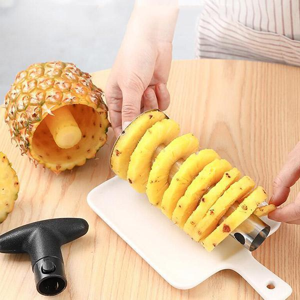 coupe-ananas-libere-les-tranches