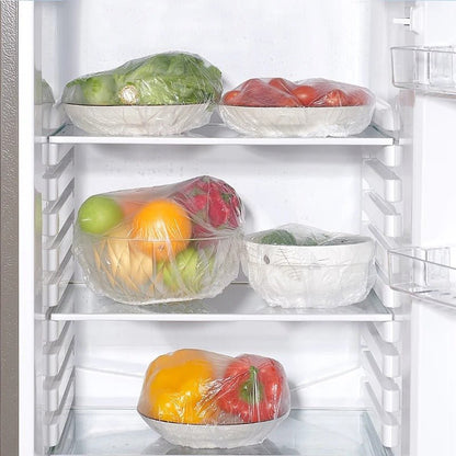 couvre-plat-plasticer-dans-le-refrigerateur
