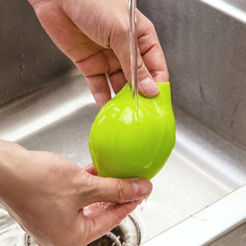 epluche-ail-magique-magicail-lavage-a-l-eau