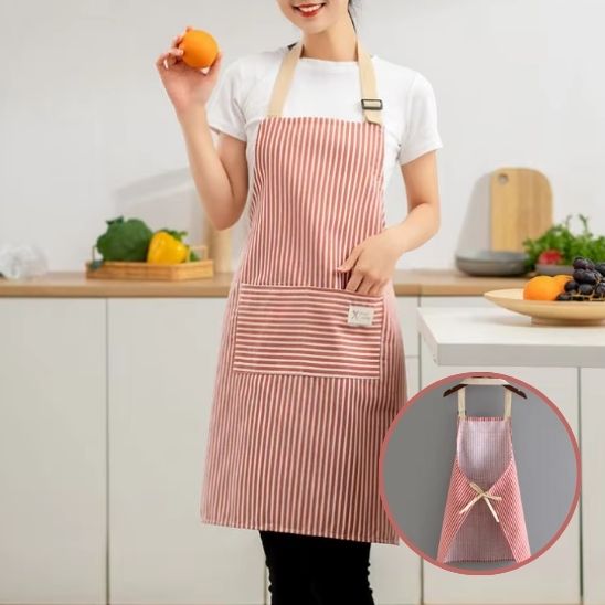 femme-portant-tablier-de-cuisine-rose