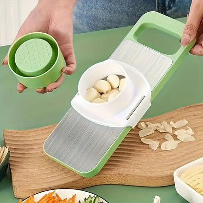 mandoline de cuisine rapant des gousses d'ail