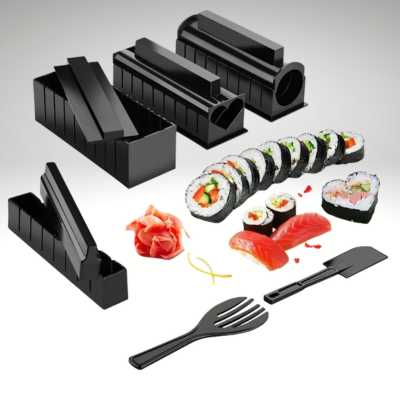 moule à susi avec fourchette, spatule, et des sushis ronds et en forme de coeur