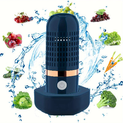 nettoyer fruits et légumes bleu en gros plan dans l'eau, entouré de brocolis, tomates cerises, raisins, carottes, et salade.