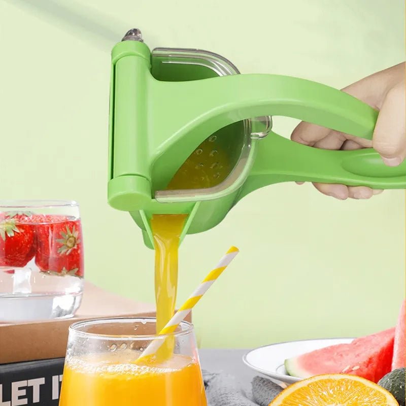 presse-agrume-manuel-versant-du-jus-d-orange