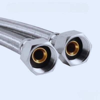 toilette-japonaise-tuyaux-eaux-chaude-et-froide